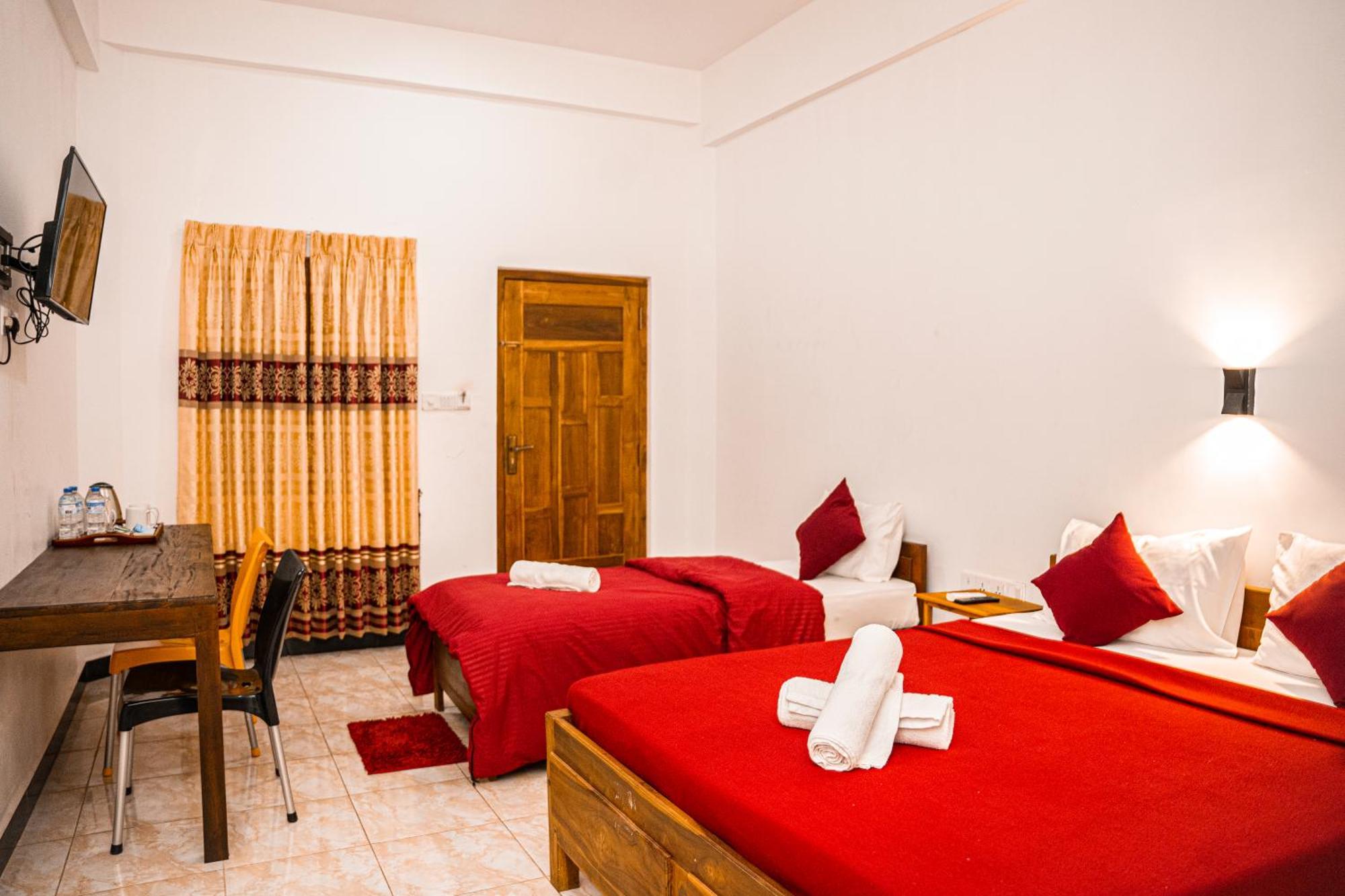 Theevanni Resort Тринкомале Екстериор снимка