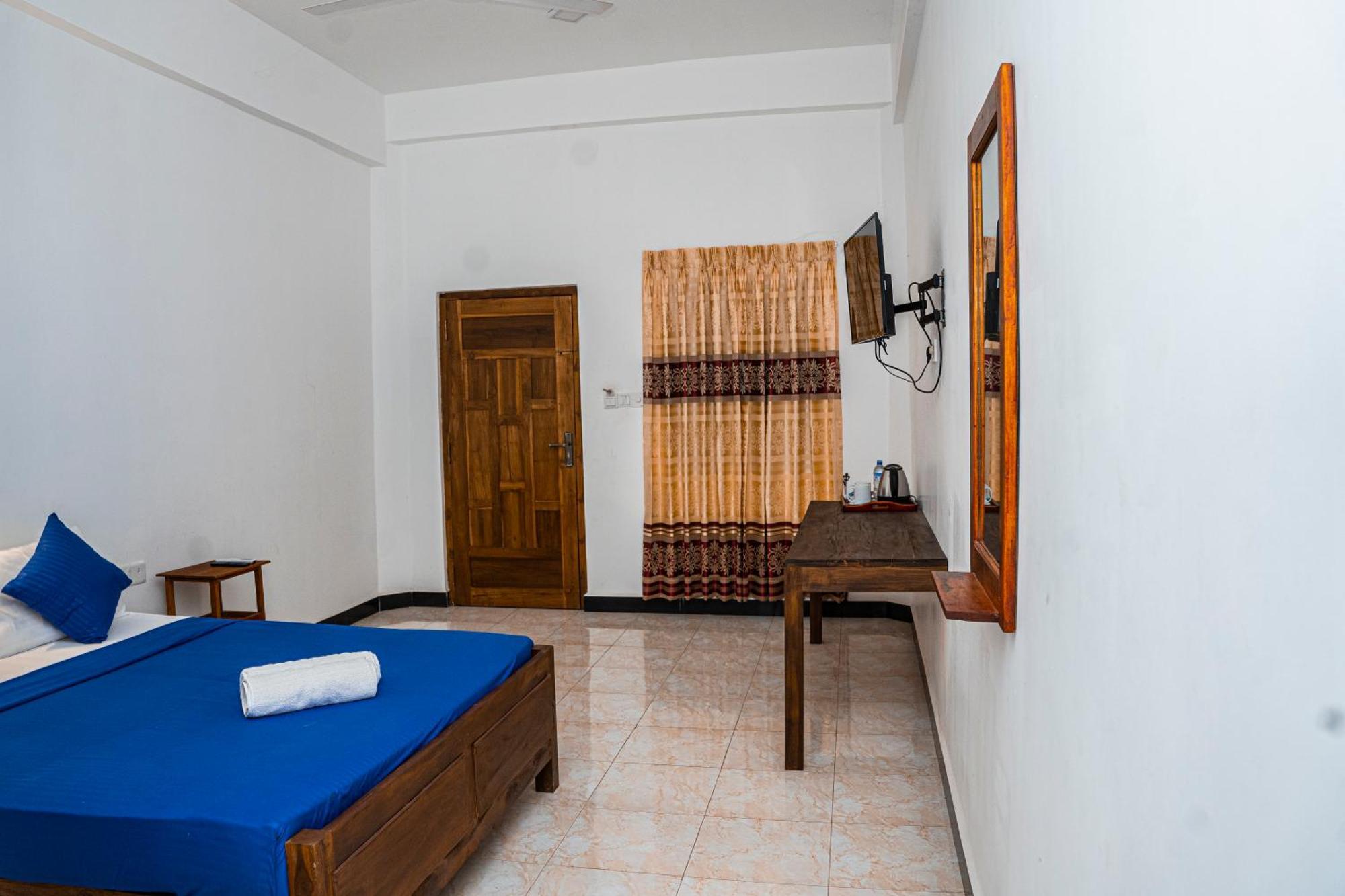 Theevanni Resort Тринкомале Екстериор снимка